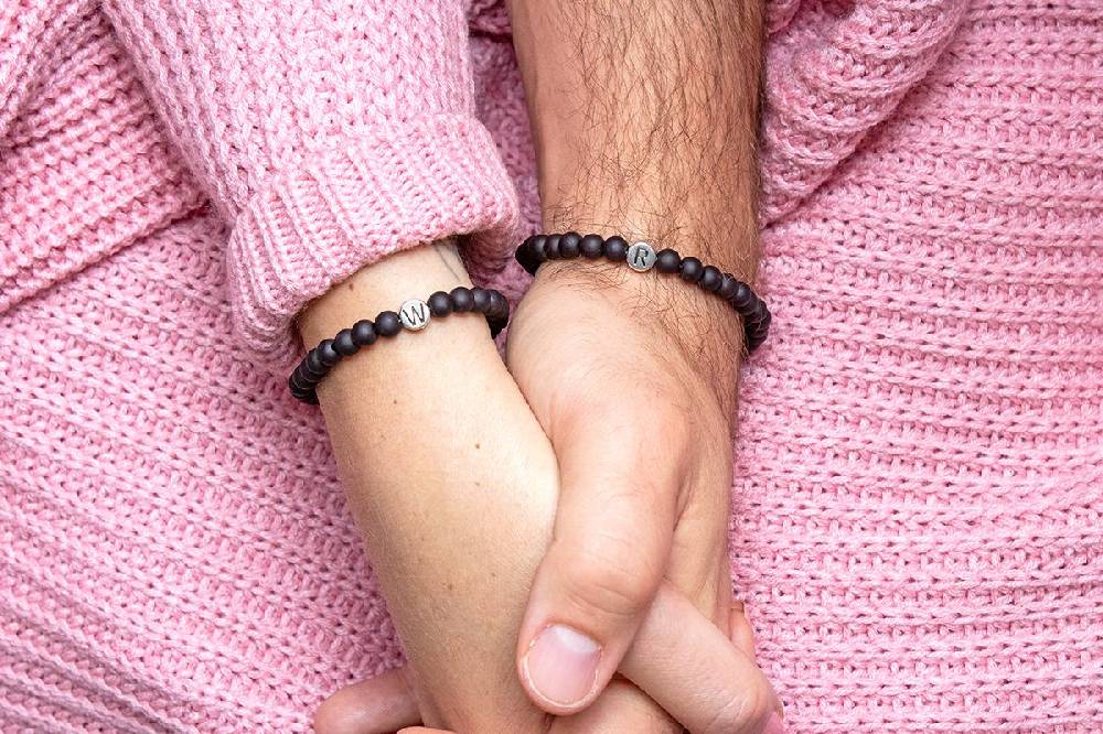 Sadingo Partnerarmband Set aus schwarzen Acrylperlen Speichern exportieren