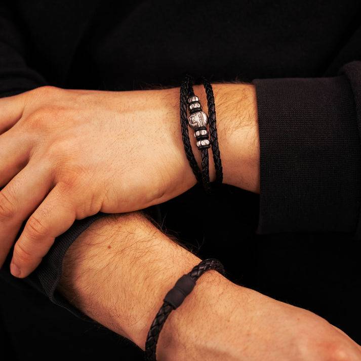 Save Brave Dreifach gewickeltes Lederarmband Titus mit silberfarbenen Gorillakopf Black Friday Preise