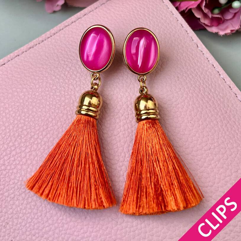 SchwesterSchwester Vergoldete Ohrclips in Pink mit Quaste in Rostorange von AmuseToi Fabrikverkauf