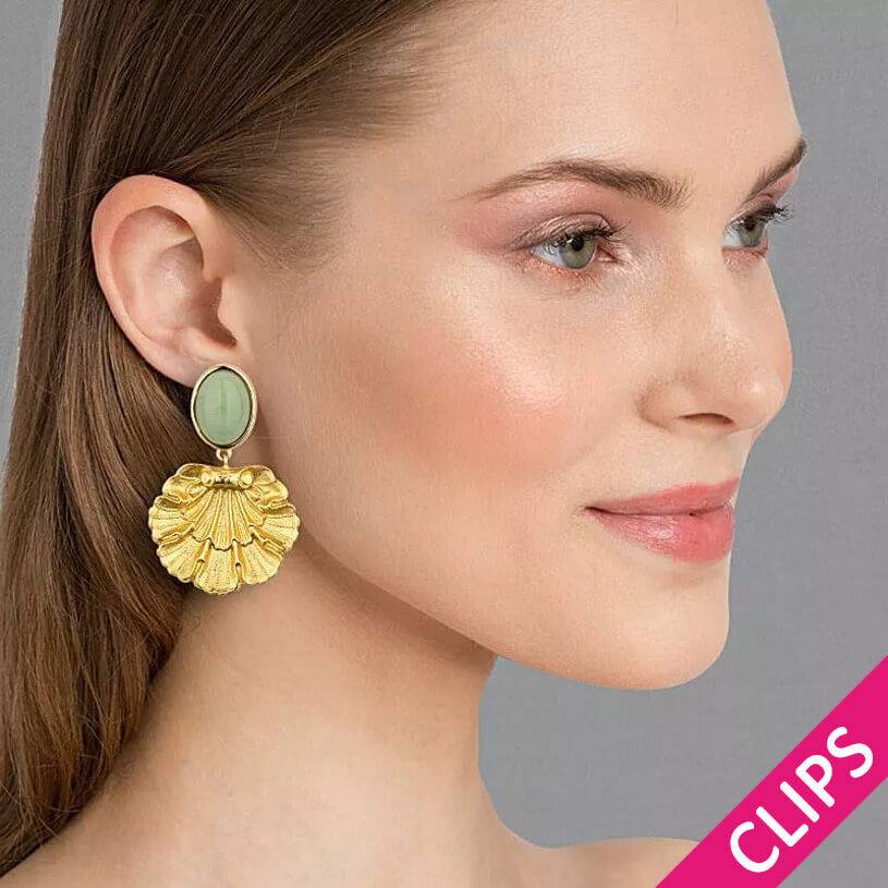 SchwesterSchwester Vergoldete Ohrclips in Jadegrün mit goldenem Muschelornament von AmuseToi Blitzverkäufe