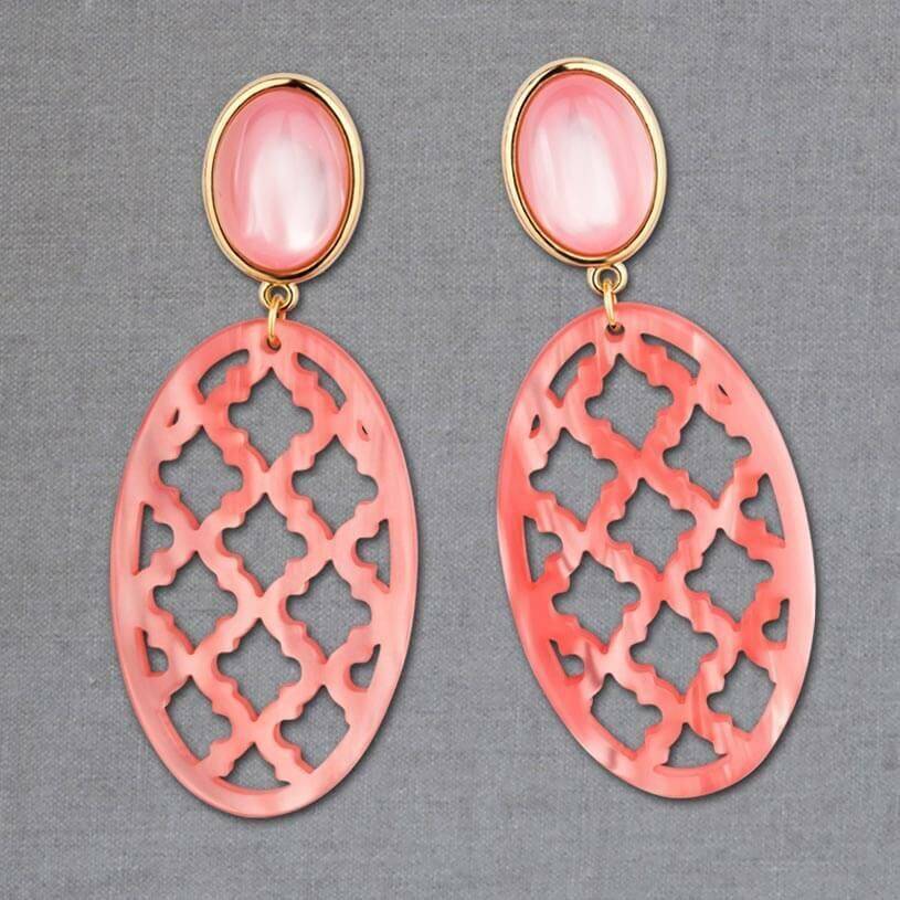 SchwesterSchwester Hellrosa Ohrstecker mit perlmutt schimmerndem Oval im Marrakesch Stil von AmuseToi Bis zu 50% Rabatt