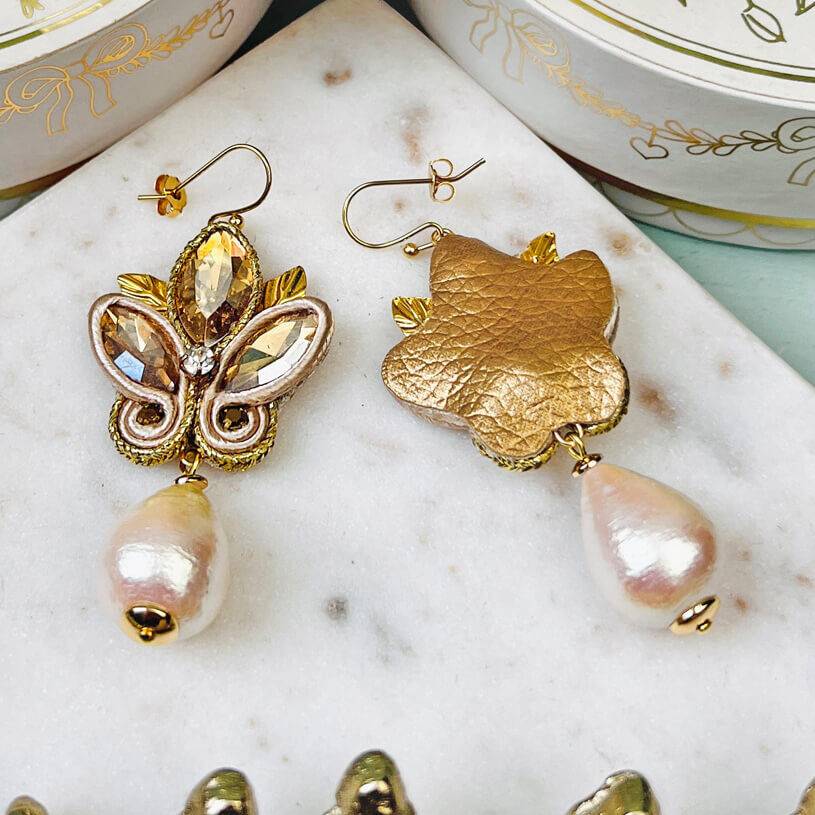 SchwesterSchwester Schöne Soutache-Ohrhänger in Champagner und Gold mit Baumwolltropfen Bestseller