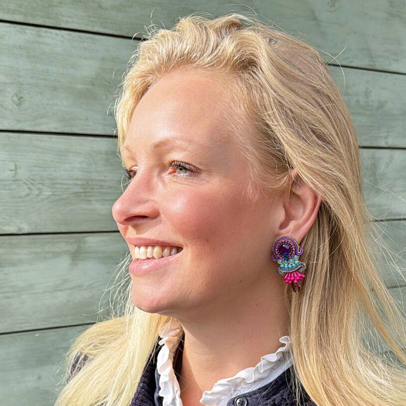 SchwesterSchwester Vorbestellbar - Kunstvolle Soutache-Ohrringe in Violett, Blau und Pink Riesige Rabatte