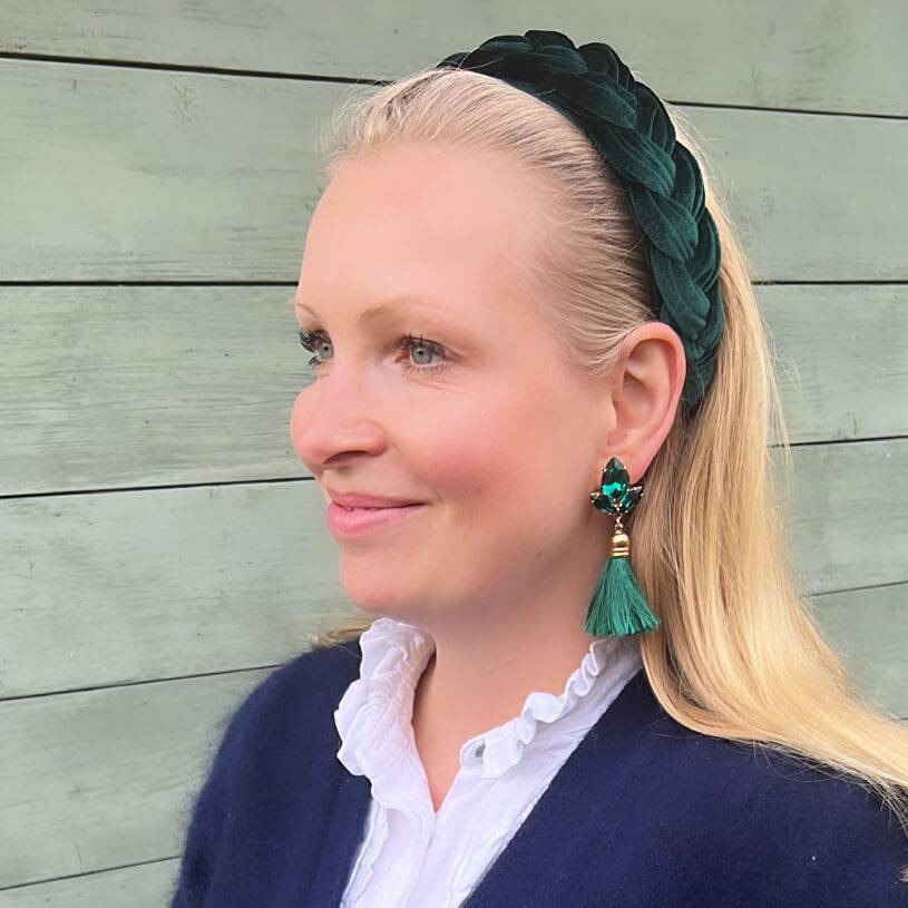 SchwesterSchwester Glitzernde Ohrstecker in Dunkelgrün mit edler Quaste von AmuseToi Jubiläumsangebot