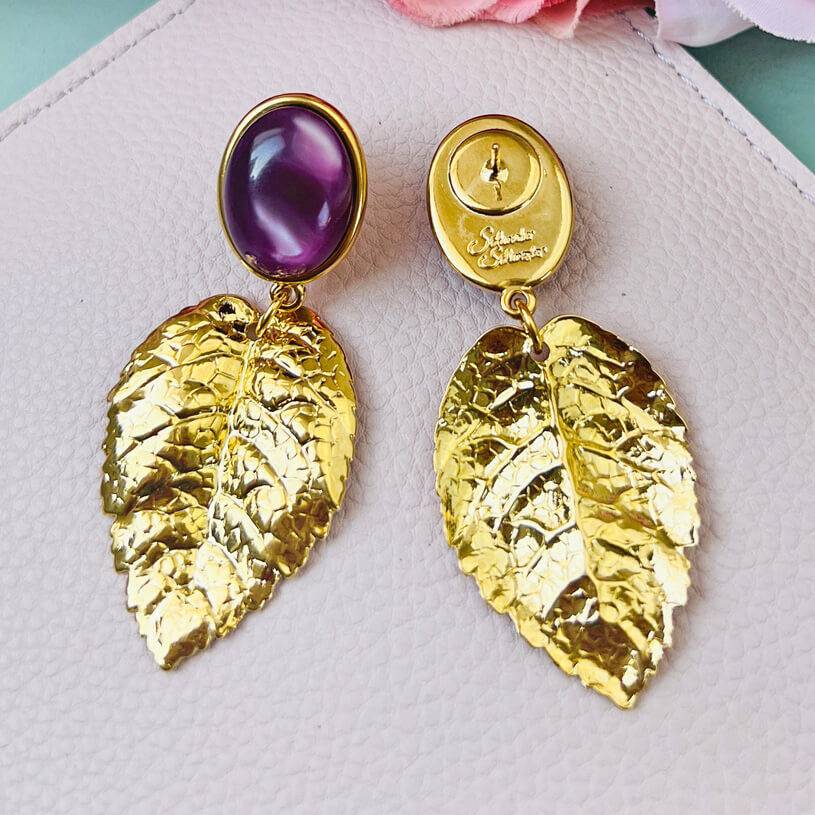 SchwesterSchwester Amethystfarbene Ohrstecker mit goldenem Blatt von AmuseToi Online Outlet