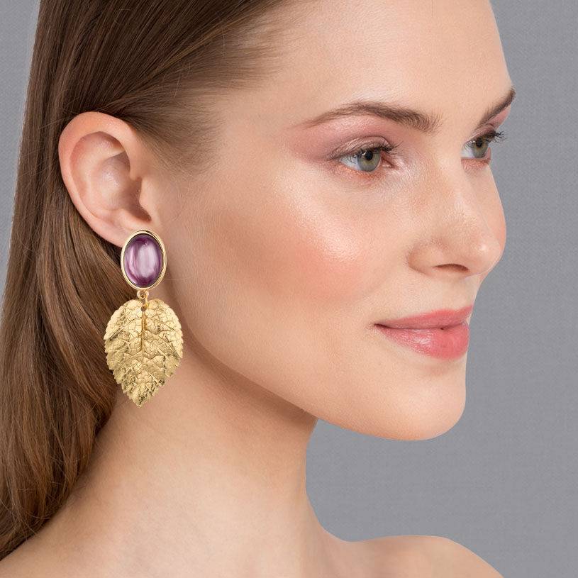 SchwesterSchwester Amethystfarbene Ohrstecker mit goldenem Blatt von AmuseToi Online Outlet