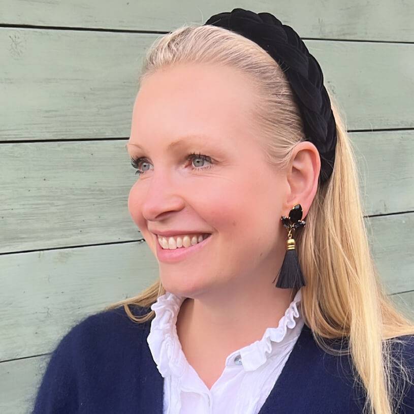 SchwesterSchwester Glitzernde Ohrstecker in Schwarz mit edler Quaste von AmuseToi Zeitlich begrenztes Angebot