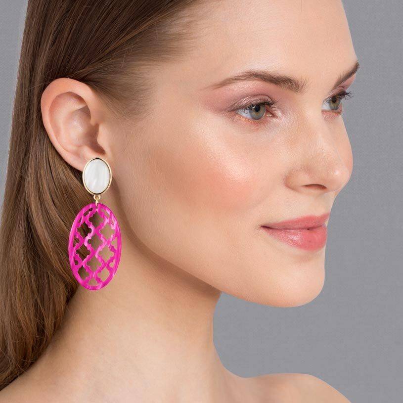 SchwesterSchwester Vergoldete Ohrstecker in wunderschönem Perlmutt mit Oval in Pink im Marrakesch-Stil Riesige Ersparnisse