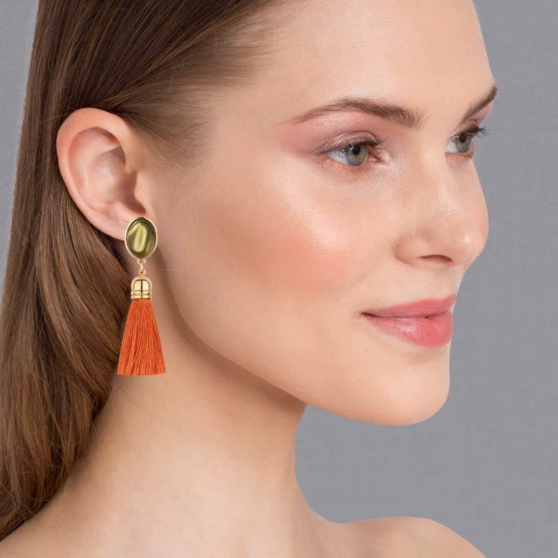 SchwesterSchwester Senfgelber Ohrstecker mit rostrotfarbener Quaste von AmuseToi Zeitbegrenzte Promotion