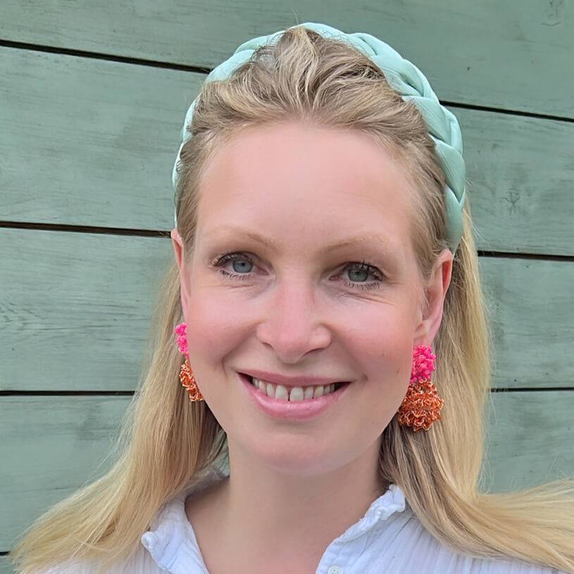 SchwesterSchwester Bunte Perlen-Ohrringe aus zwei Blüten in leuchtendem Pink und Orange Fabrikladen