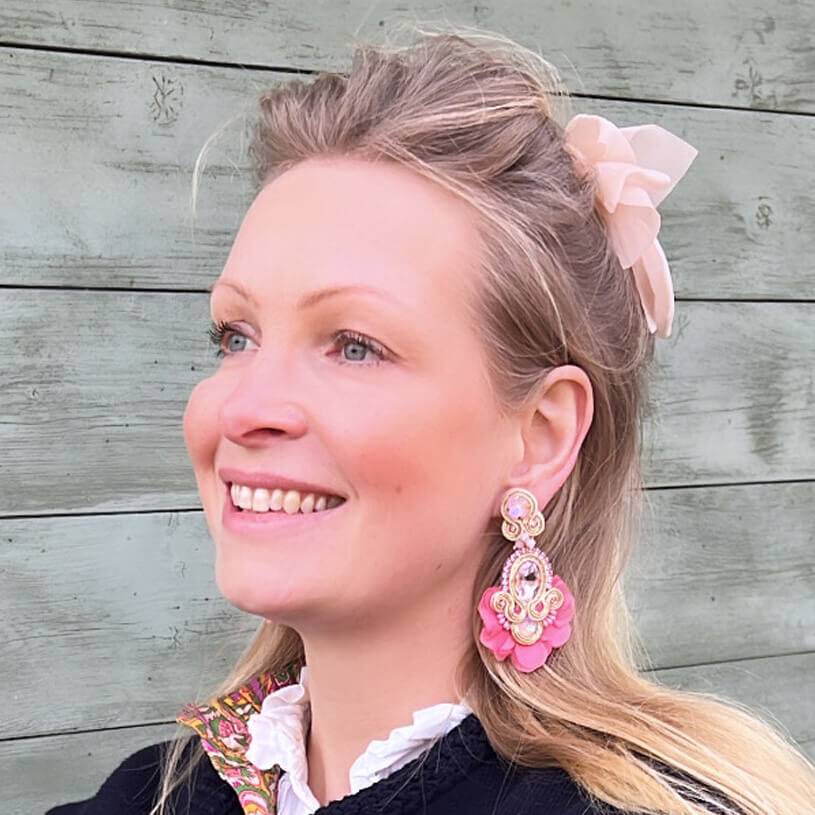 SchwesterSchwester Außergewöhnliche Soutache-Ohrringe in zarten Rosatönen Speichern exportieren