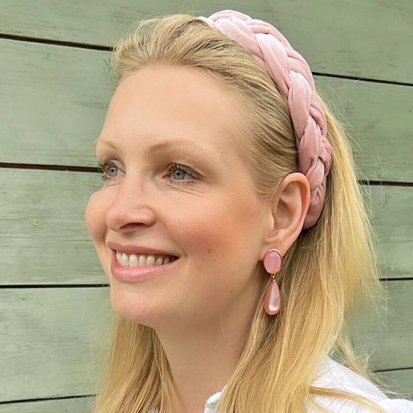 SchwesterSchwester Hellrosa Ohrstecker mit perlmutt schimmerndem Tropfen von AmuseToi Valentinstagsangebot