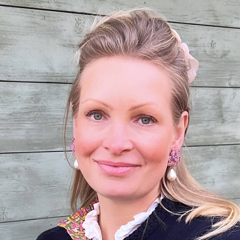 SchwesterSchwester Süße Blumen-Soutache-Ohrringe in Puderrosa mit kleinen Baumwolltropfen VIP-Rabatte
