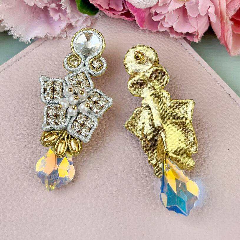 SchwesterSchwester Besondere Schneekristall-Soutache-Ohrringe in Weiß Wochenangebot