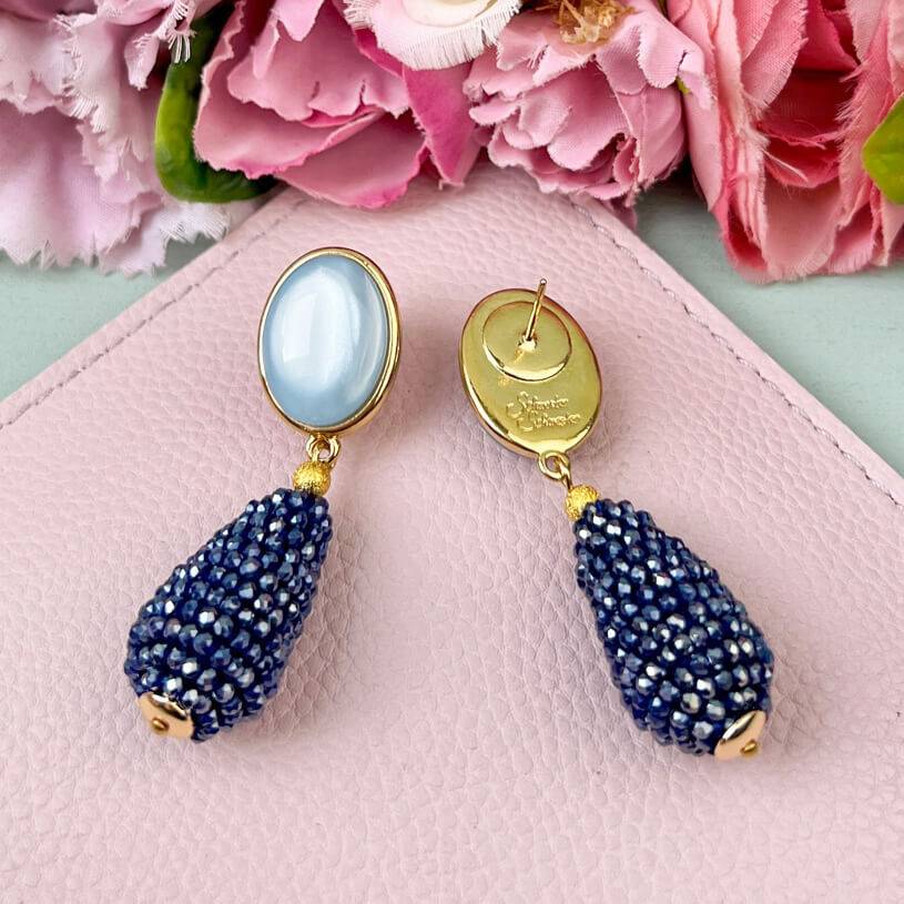 SchwesterSchwester Hellblaue Ohrringe mit glitzerndem dunkelblauen Tropfen von AmuseToi Super Rabatt