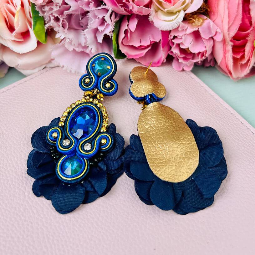 SchwesterSchwester Außergewöhnliche Soutache-Ohrringe in Dunkelblau Versandkostenfrei