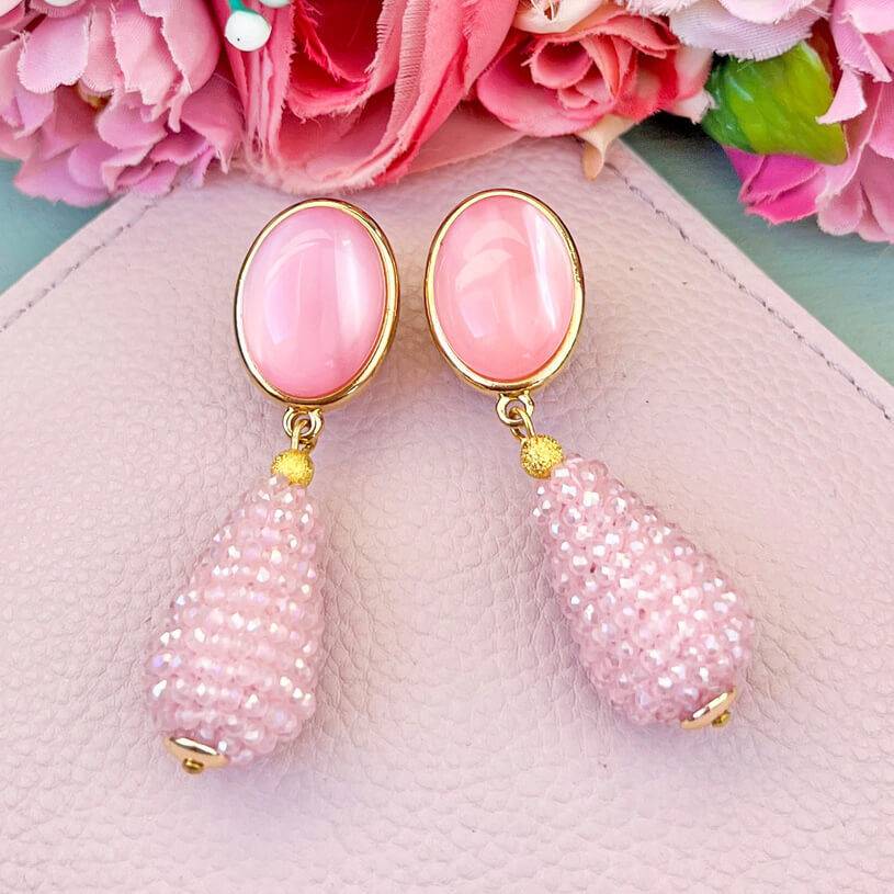 SchwesterSchwester Set aus rosafarbenen Tropfen-Ohrringen von AmuseToi und Satin-Haarreif in Rosa Begrenzte Freigabe