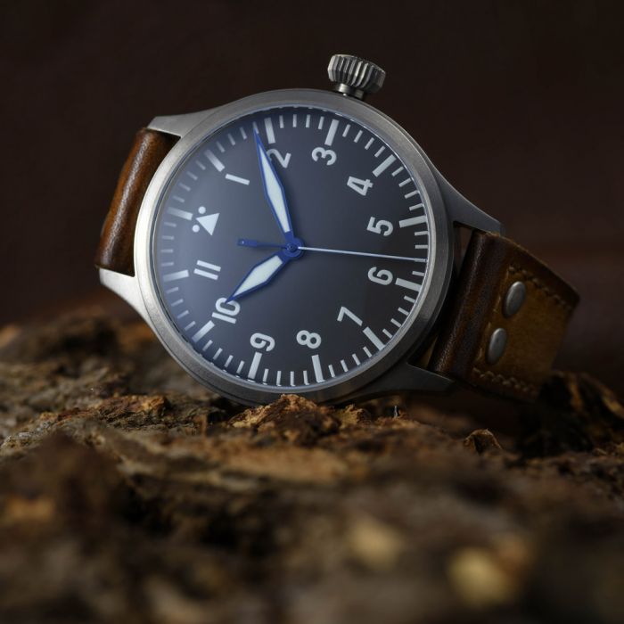 Steinhart Nav B-Uhr 47 Titan A-Muster Zentralsekunde VIP-Rabatte