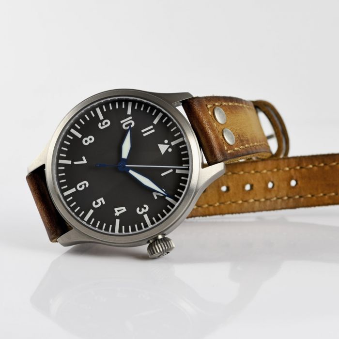 Steinhart Nav B-Uhr 44 Titan A Muster Zentralsekunde Super Sparpreis