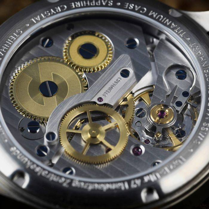 Steinhart Nav B-Uhr 44 Titan A Muster Zentralsekunde Super Sparpreis