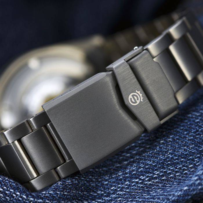 Steinhart Ocean One GMT Titan premium Ceramic Lagerräumung