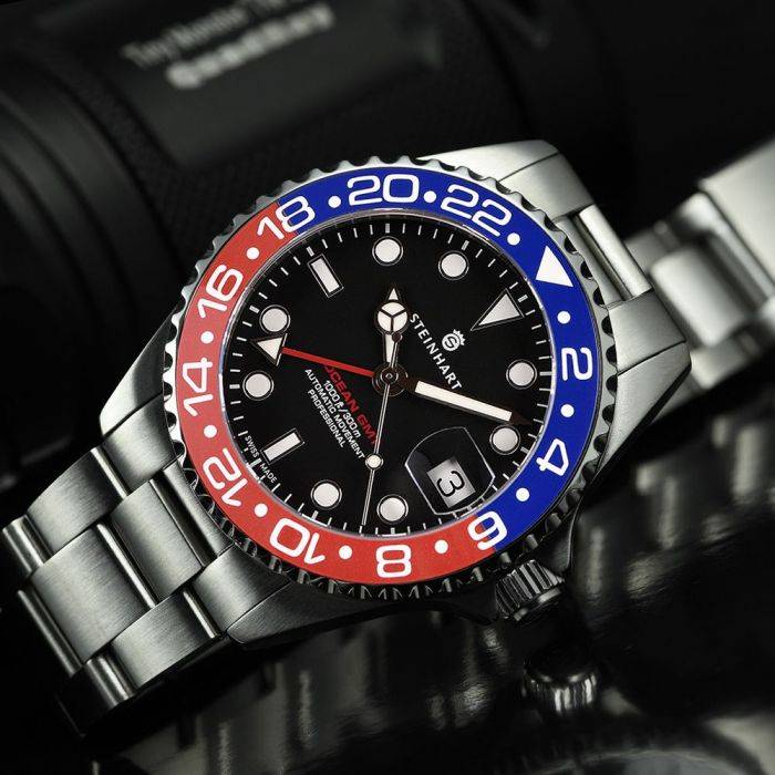 Steinhart Ocean 39 GMT BLUE-RED Ceramic Taucheruhr Heißer Verkauf